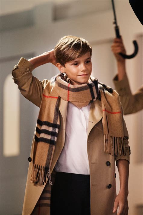 romeo beckham burberry present